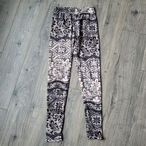 Eevee Leggings {One Size} Cream & Black